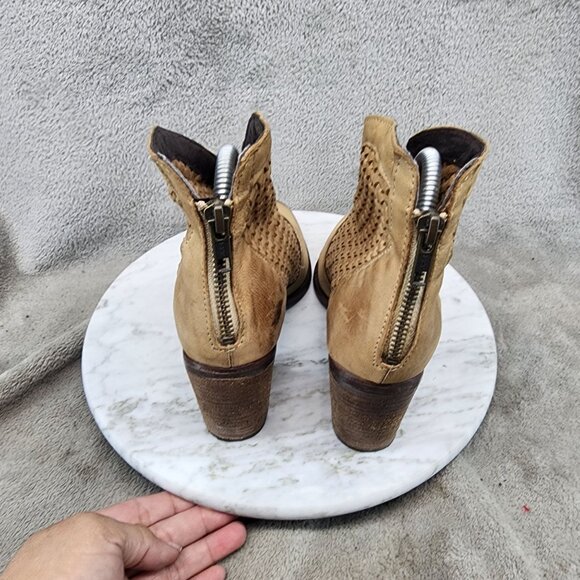 Diba True Shoes Womens Size 7.5 Brown Leather Ankle Boots - Picture 5 of 12